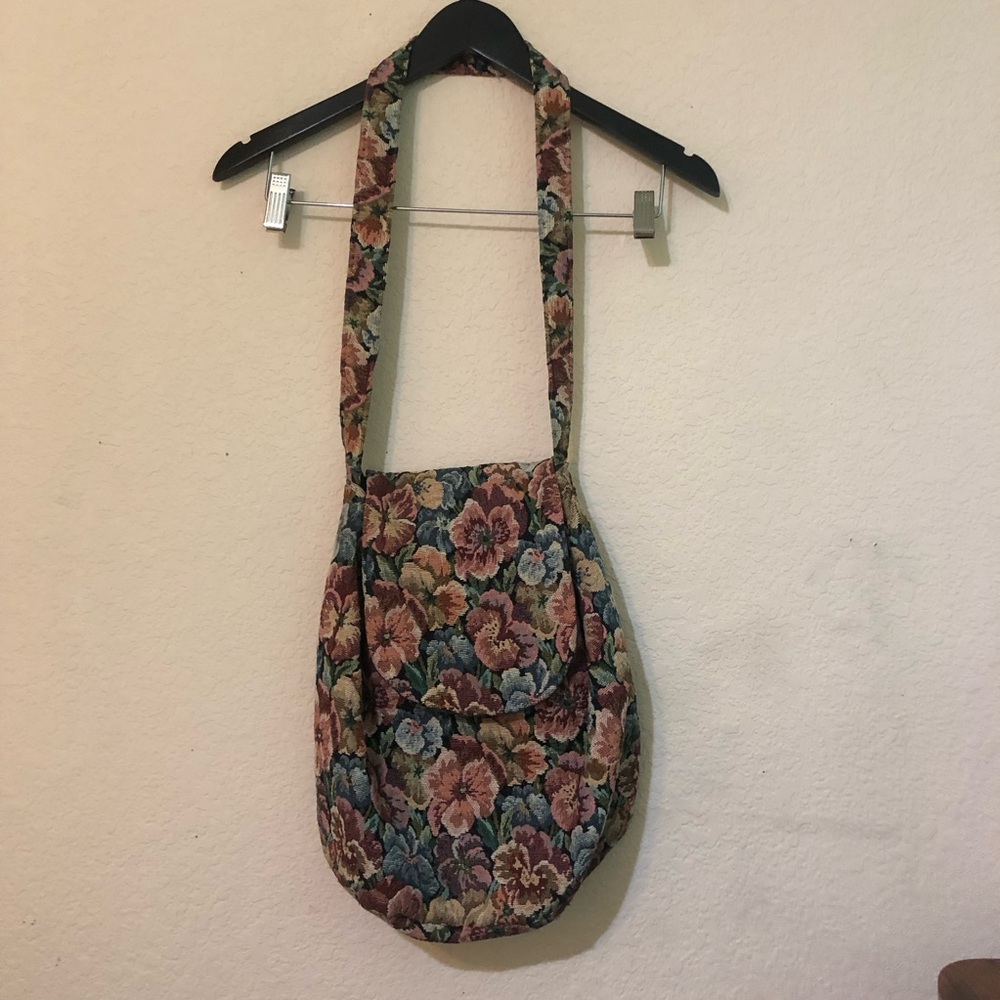 Floral Tapestry Carpet Shoulder Bag